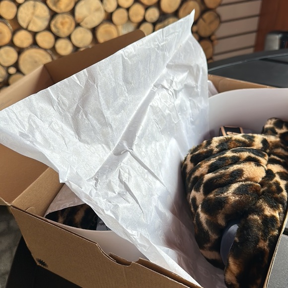 Ugg Fluff Yeah slide - Picture 6 of 6